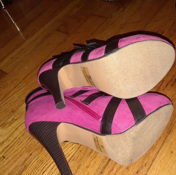 Shoe - Picture 2 of 3